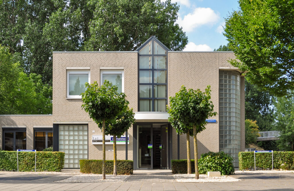 Een huis dat te koop staat in Vlijmen